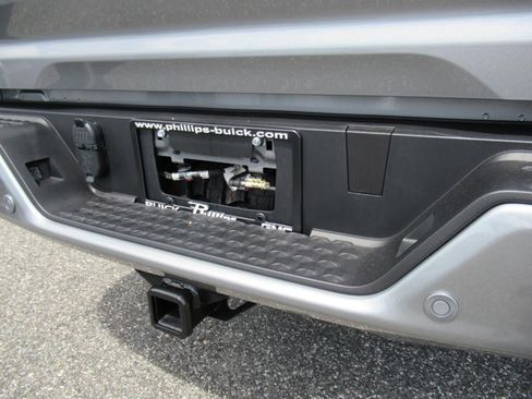 Used 2024 GMC Canyon AT4X AWD/4WD image 8