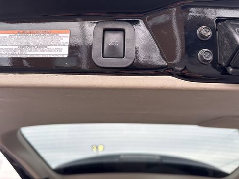 Used 2017 Toyota Sienna Limited image 33