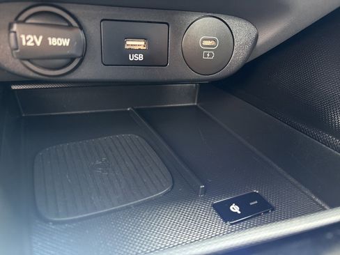 Used 2025 Hyundai Elantra SEL image 16