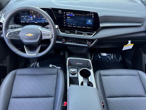 Used 2026 Chevrolet Equinox LT w/ Convenience Package II AWD/4WD image 16