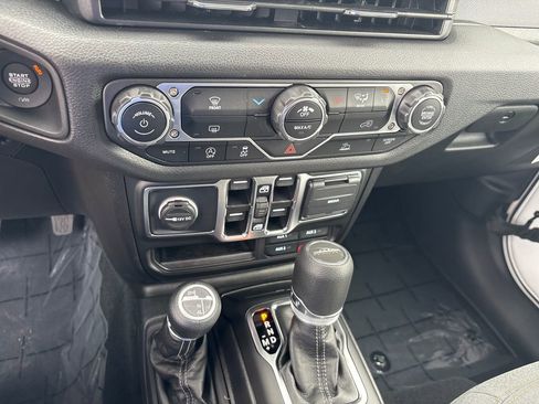 New 2025 Jeep Gladiator Sport image 22