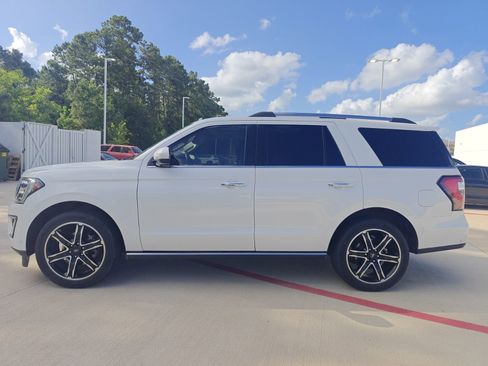 Used 2019 Ford Expedition Limited w/ Texas Edition Package AWD/4WD image 2