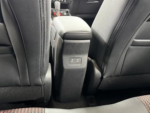 Certified 2025 Nissan Kicks SR FWD image 37