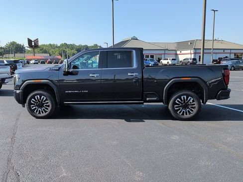 Used 2025 GMC Sierra 3500 Denali Ultimate AWD/4WD image 4