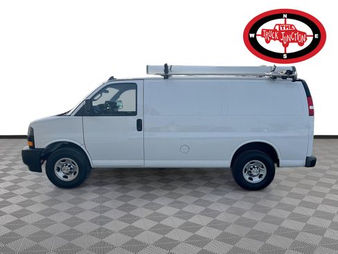 Used 2020 Chevrolet Express 2500 w/ Driver Convenience Package image 4