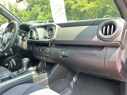 Used 2018 Toyota Tacoma TRD Sport RWD image 15