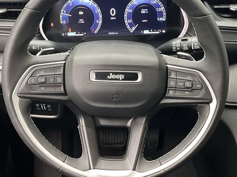 Used 2023 Jeep Grand Cherokee Altitude AWD/4WD image 14