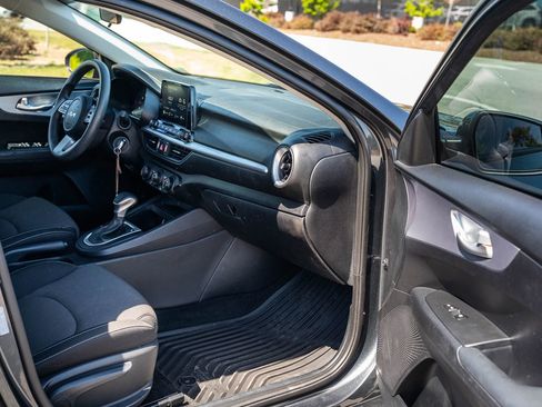 Used 2024 Kia Forte LX image 11