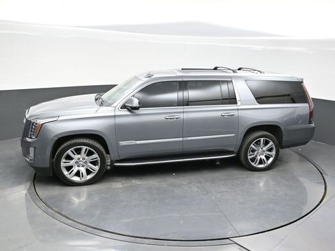 Used 2020 Cadillac Escalade ESV Luxury image 40