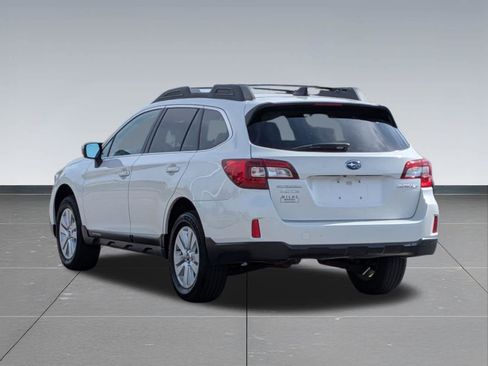 Used 2016 Subaru Outback 2.5i Premium AWD/4WD image 3