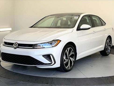 New 2026 Volkswagen Jetta SEL image 2