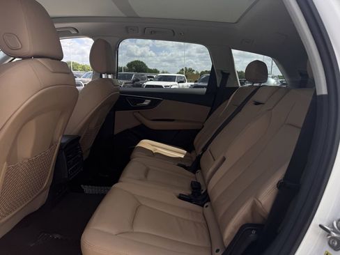 Used 2020 Audi Q7 3.0T Premium Plus w/ Premium Plus Package image 28