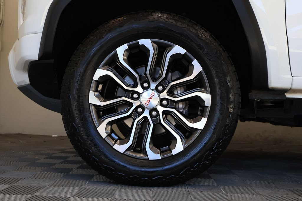 Used 2023 GMC Canyon Denali AWD/4WD image 9