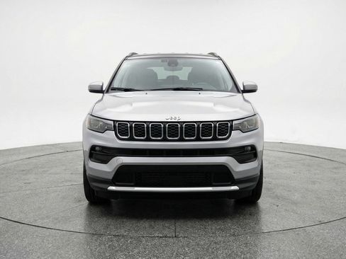 Used 2025 Jeep Compass Limited image 2