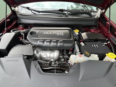 Used 2019 Jeep Cherokee Limited FWD image 10