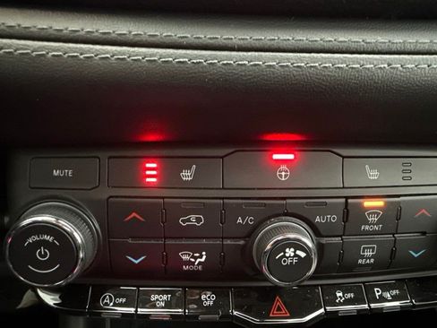 Used 2021 Dodge Durango SXT AWD/4WD image 16
