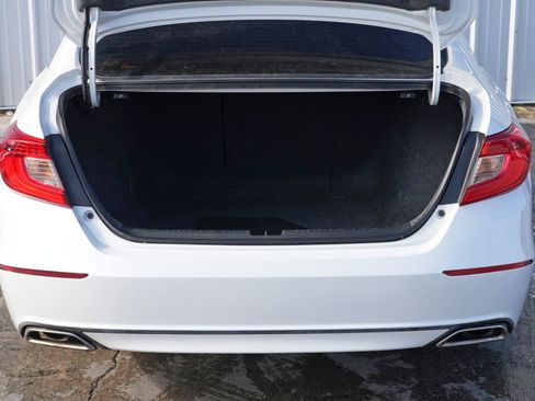 Used 2019 Honda Accord Sport image 9