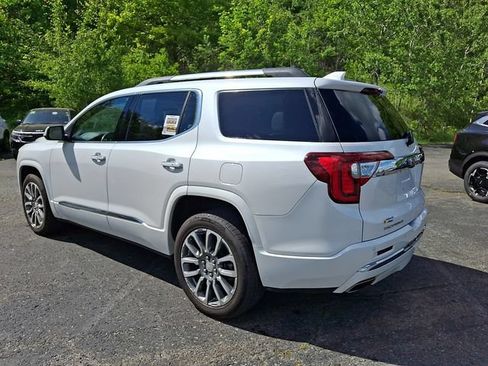 Used 2023 GMC Acadia Denali w/ Denali Ultimate Package AWD/4WD image 3