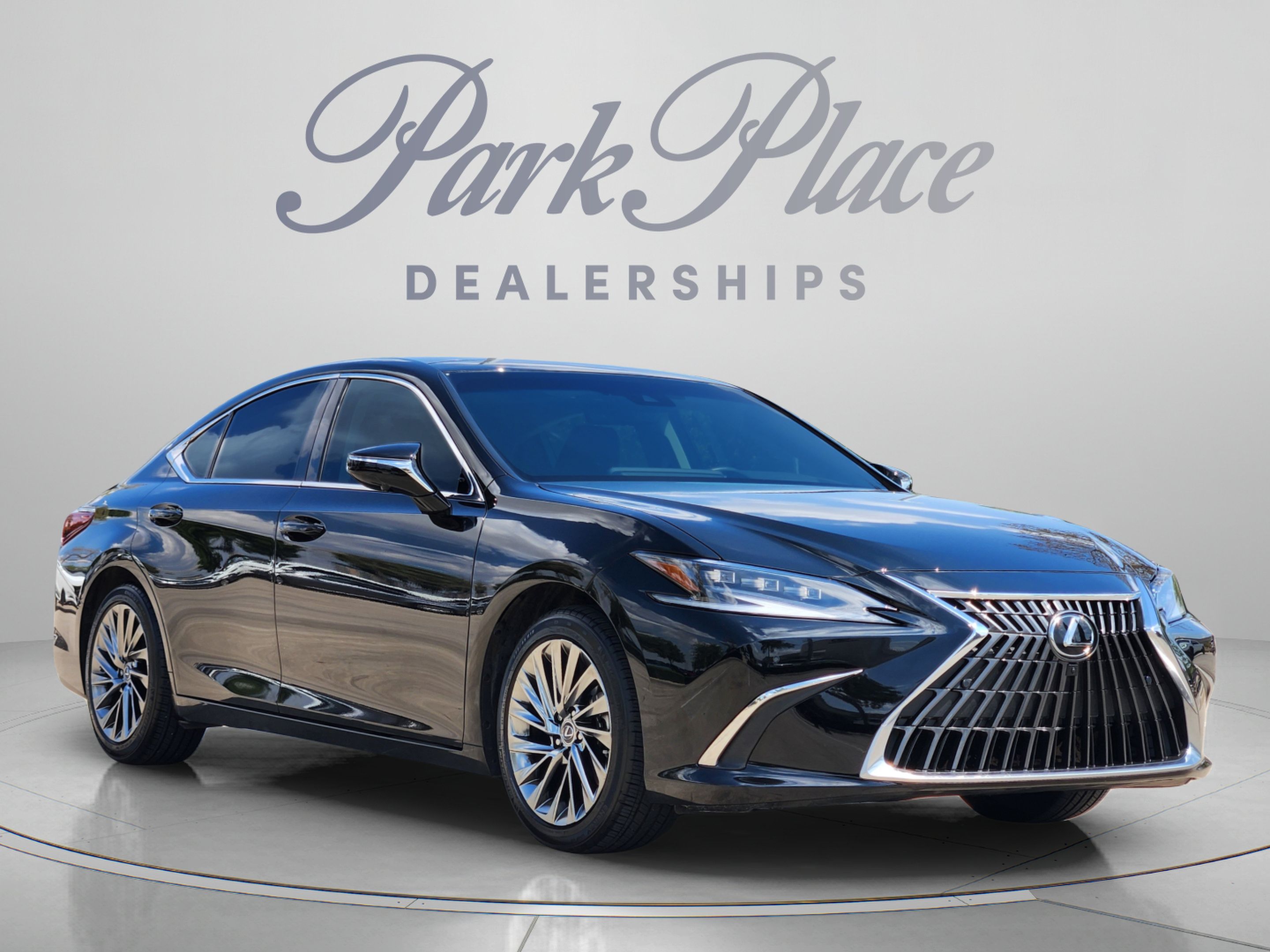 Used 2024 Lexus ES 350 Ultra Luxury w/ Accessory Package (Z2) FWD image 6