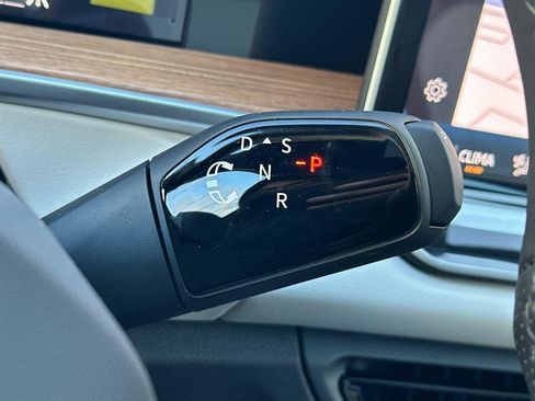 New 2026 Volkswagen Tiguan SEL R-Line image 21