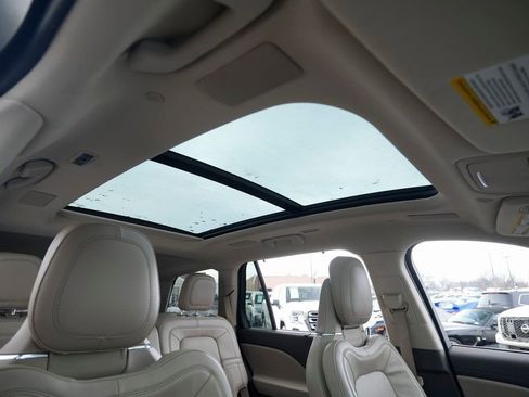 Used 2023 Lincoln Aviator Reserve w/ Equipment Group 201A image 21