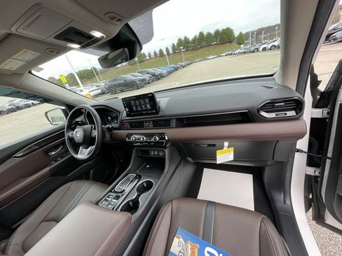 Used 2025 Honda Pilot Elite image 10