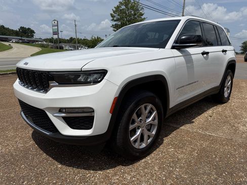 Used 2022 Jeep Grand Cherokee Limited AWD/4WD image 1