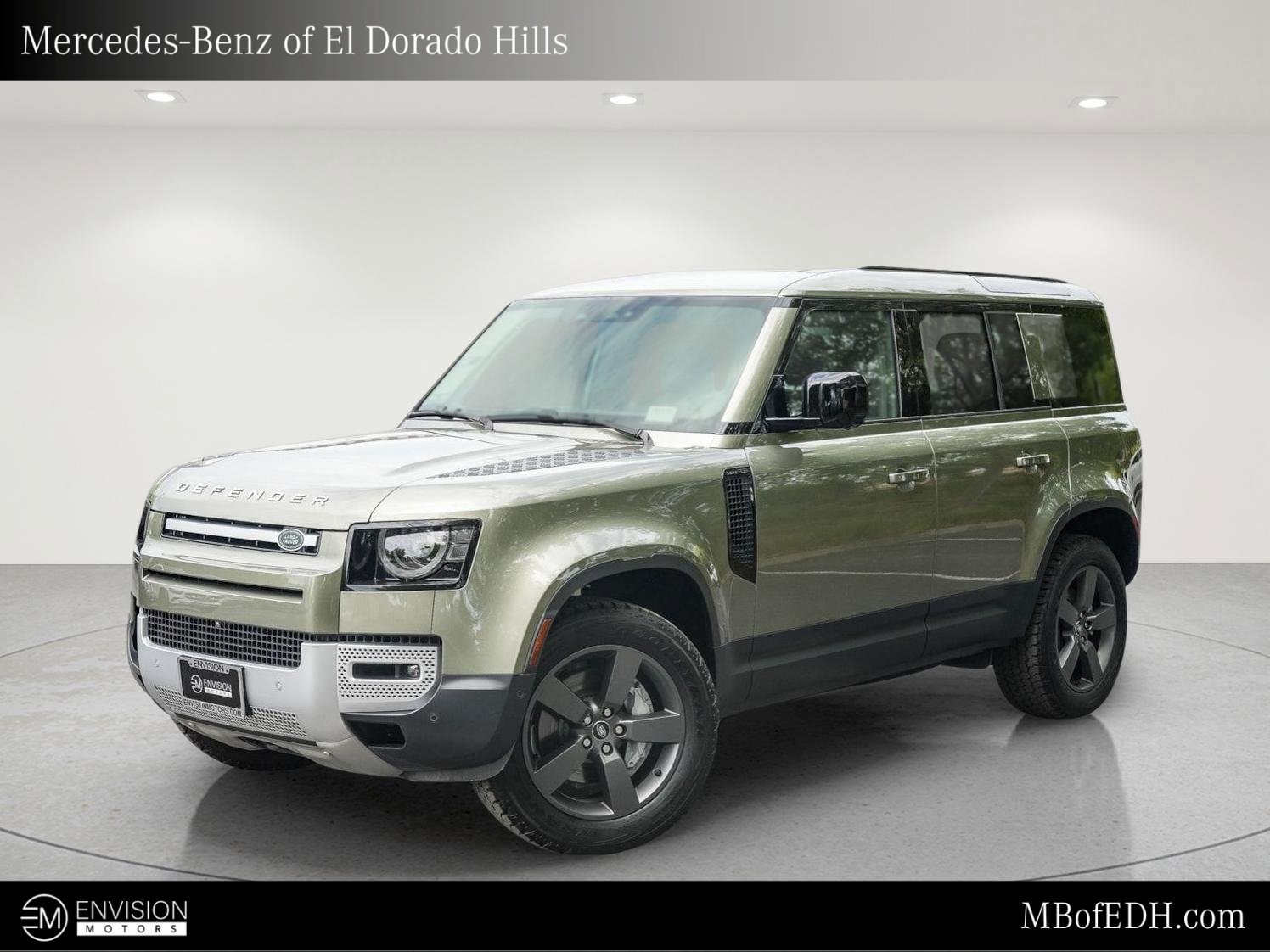 Used 2025 Land Rover Defender 110 S AWD/4WD image 1