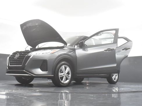 New 2025 Nissan Kicks Play S image 35