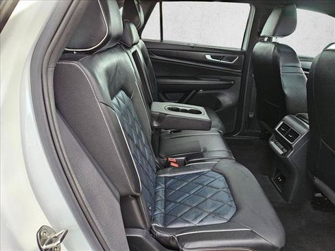 Used 2024 Volkswagen Atlas Cross Sport SEL Premium R-Line AWD/4WD image 18