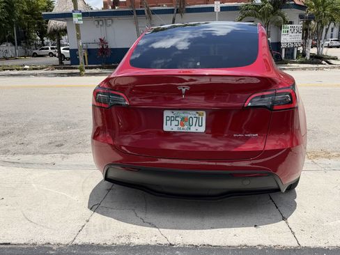 Used 2023 Tesla Model Y Long Range AWD/4WD image 7