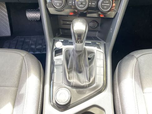 Used 2024 Volkswagen Taos SE AWD/4WD image 24