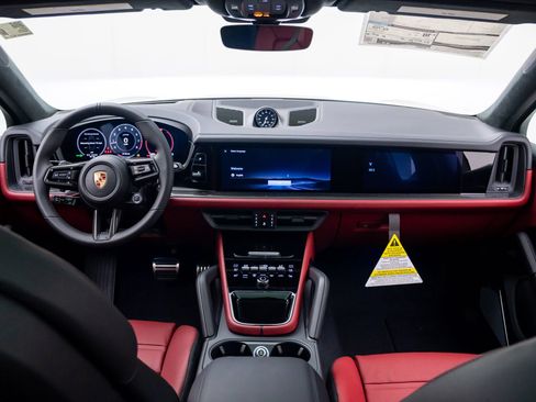 New 2026 Porsche Cayenne GTS AWD/4WD image 11