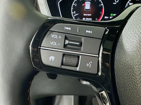 Used 2024 Honda Pilot TrailSport image 18