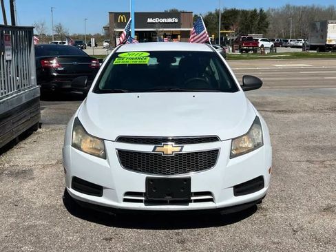 Used 2011 Chevrolet Cruze LS FWD image 3
