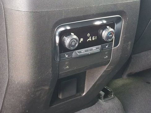 Used 2025 GMC Yukon Denali w/ LPO, Get Active Package AWD/4WD image 18