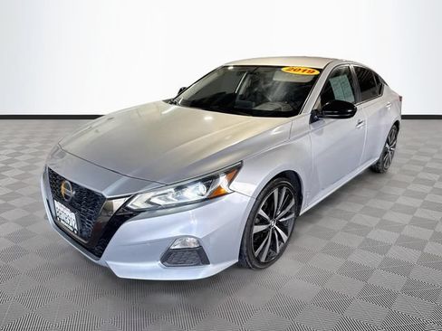 Used 2019 Nissan Altima 2.5 SR FWD image 3