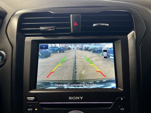 Used 2019 Ford Fusion Titanium image 26