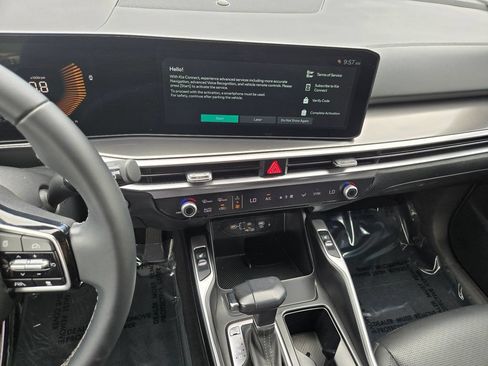 Certified 2025 Kia Sorento S w/ Panoramic Sunroof Package FWD image 22