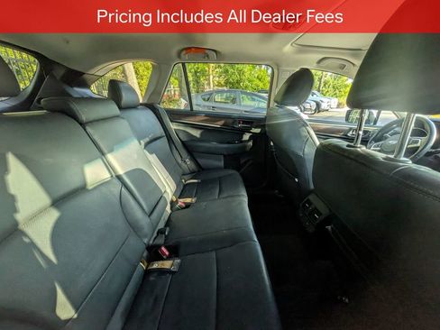 Used 2016 Subaru Outback 2.5i Limited AWD/4WD image 8