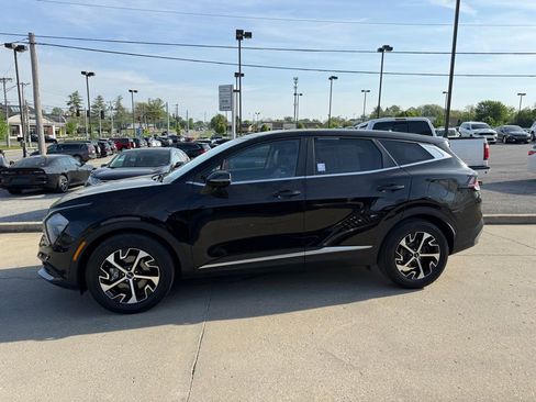 Used 2023 Kia Sportage EX FWD image 9