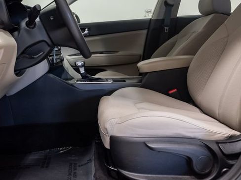 Used 2018 Kia Optima LX w/ 17" Alloy Wheels Package FWD image 11