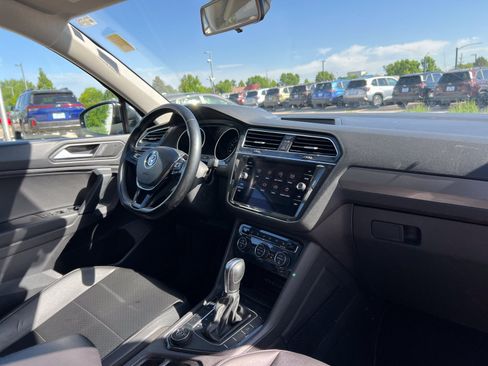 Used 2019 Volkswagen Tiguan SE AWD/4WD image 16