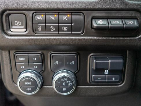 Used 2023 GMC Yukon XL AT4 w/ AT4 Premium Plus Package image 21