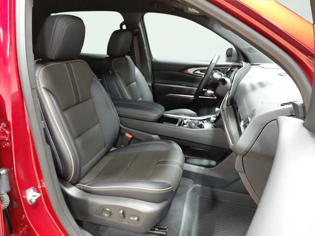 Used 2026 Chevrolet Traverse High Country w/ LPO, Floor Liner Package AWD/4WD image 15