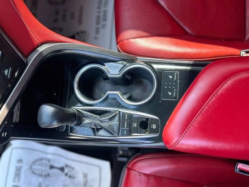 Used 2019 Toyota Camry XSE FWD image 14