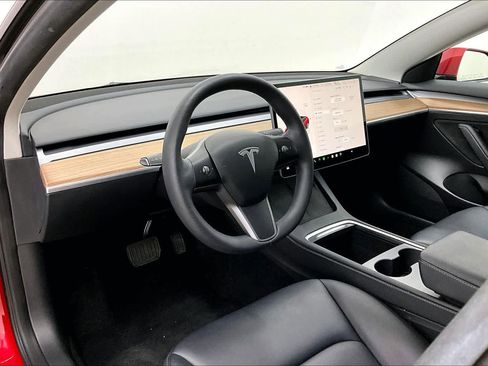 Used 2023 Tesla Model 3 Standard Range image 17