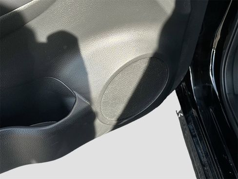 Used 2022 Nissan Rogue Sport SL w/ Premium Package image 19