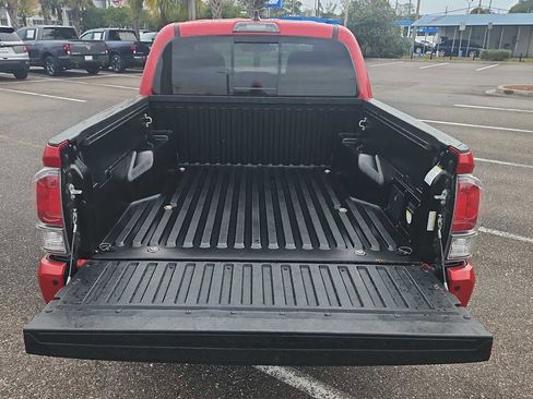 Used 2022 Toyota Tacoma TRD Sport image 21