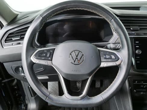 Used 2024 Volkswagen Tiguan SE FWD image 11